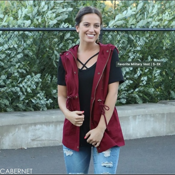 Utility Vest/Military Vest - Picture 2 of 3